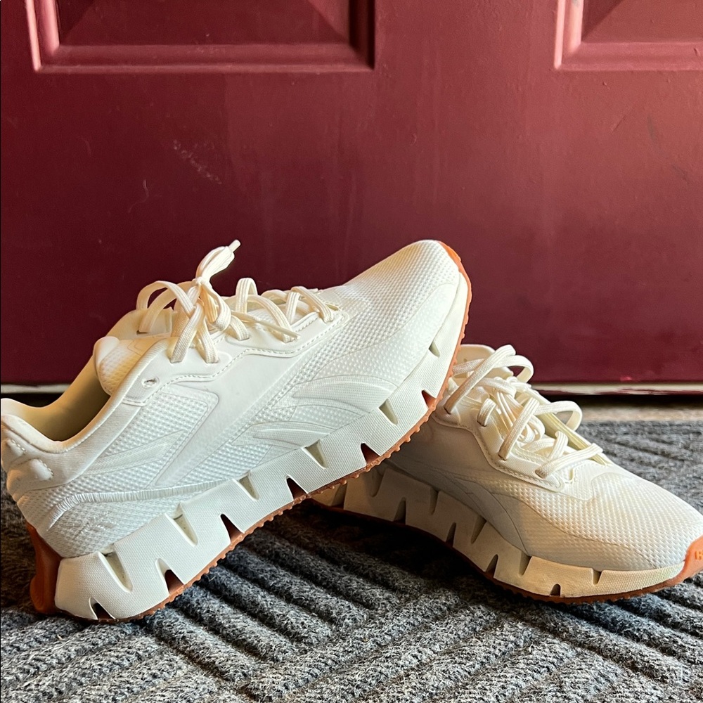 Women's Zig Dynamica STR Shoes (Chalk / Alabaster / Ash)